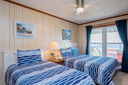 Afternoon Delight By Oak Island Accommodations