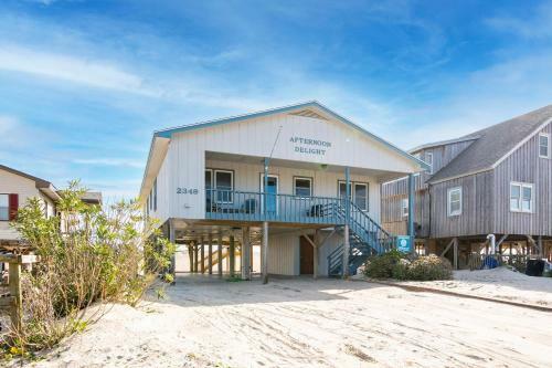 Afternoon Delight By Oak Island Accommodations