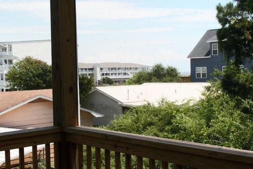 Bonne Mer By Oak Island Accommodations