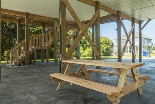 Bonne Mer By Oak Island Accommodations