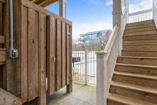Alpha Breeze By Oak Island Accommodations