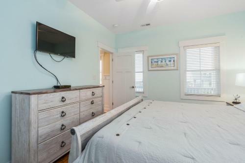 Alpha Breeze By Oak Island Accommodations