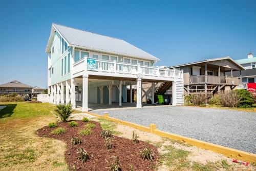 A Sea View Cottage By Oak Island Accommodations