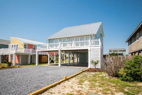 A Sea View Cottage By Oak Island Accommodations