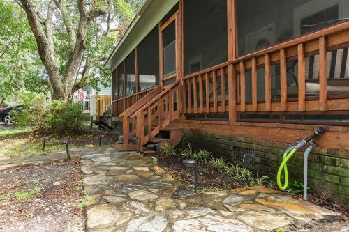 Beach Happy By Oak Island Accommodations