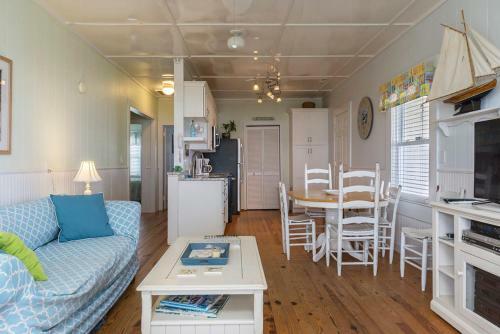 Beach Music By Oak Island Accommodations