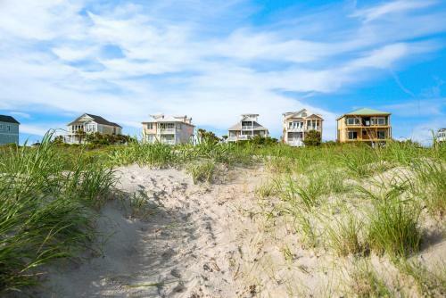 Champagne Shore By Oak Island Accommodations