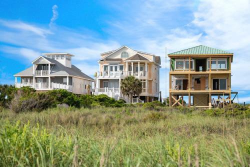 Champagne Shore By Oak Island Accommodations