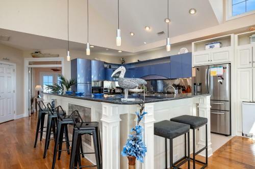 Champagne Shore By Oak Island Accommodations