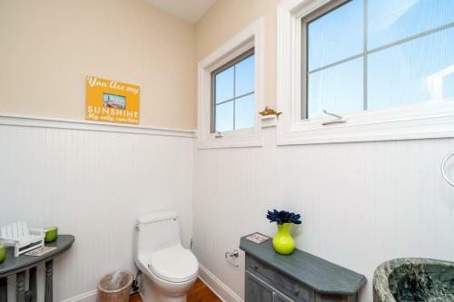 Champagne Shore By Oak Island Accommodations