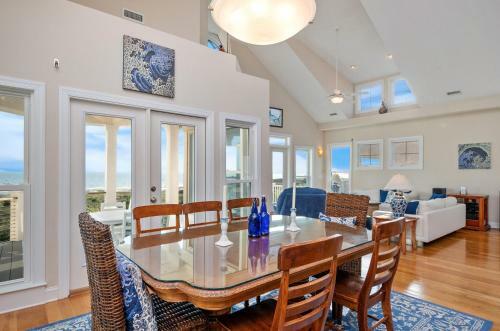 Champagne Shore By Oak Island Accommodations