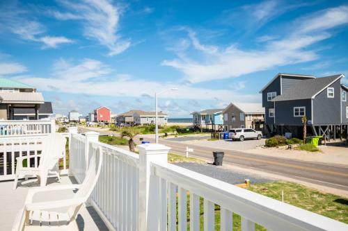 You Me & The Sea By Oak Island Accommodations