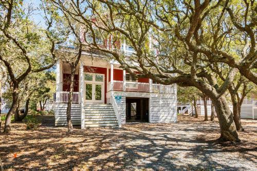 Alta Mira By Oak Island Accommodations