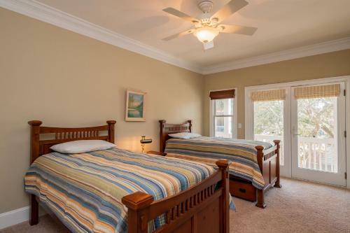Alta Mira By Oak Island Accommodations