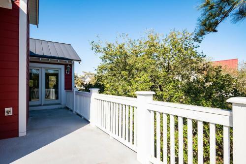 Alta Mira By Oak Island Accommodations