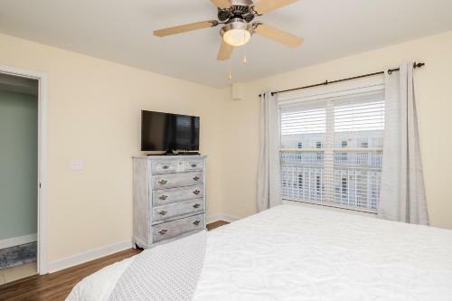 Ocean Walk By Oak Island Accommodations