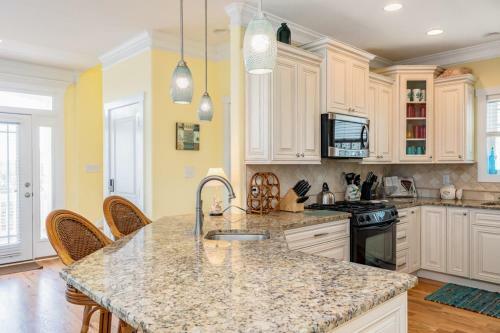 Change Of Pace By Oak Island Accommodations