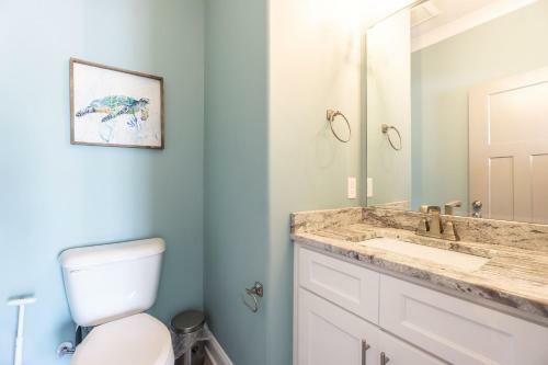 Lunas By Oak Island Accommodations