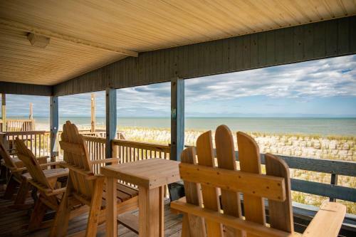 Chill'ax Inn By Oak Island Accommodations