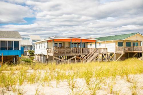 Chill'ax Inn By Oak Island Accommodations