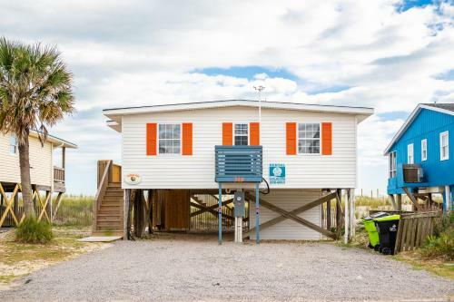 Chill'ax Inn By Oak Island Accommodations
