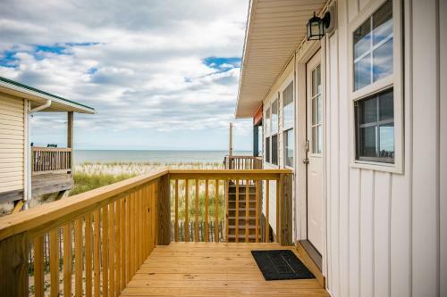 Chill'ax Inn By Oak Island Accommodations