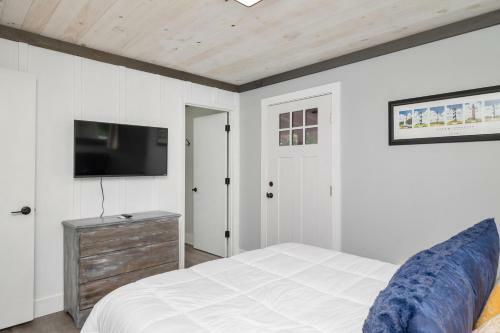 Mountains To Sea By Oak Island Accommodations
