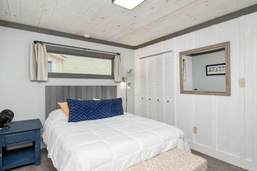 Mountains To Sea By Oak Island Accommodations