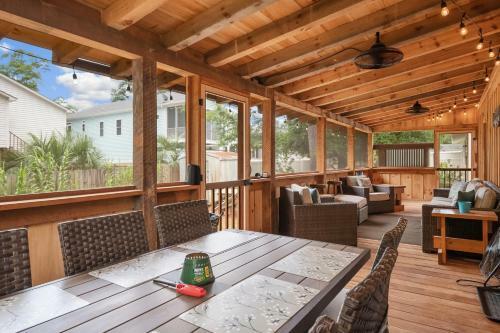 Mountains To Sea By Oak Island Accommodations