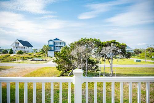 Allegra By Oak Island Accommodations
