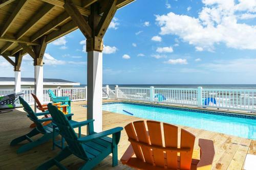 Clear Skies By Oak Island Accommodations