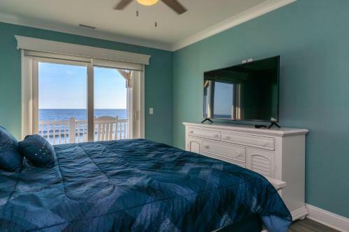 Clear Skies By Oak Island Accommodations