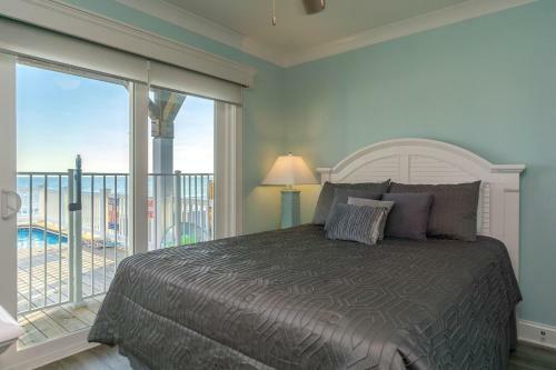 Clear Skies By Oak Island Accommodations