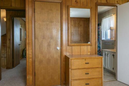 Ocean Breezes By Oak Island Accommodations