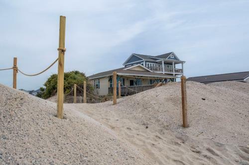 Surfsong By Oak Island Accommodations