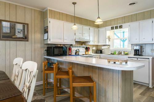 Surfsong By Oak Island Accommodations