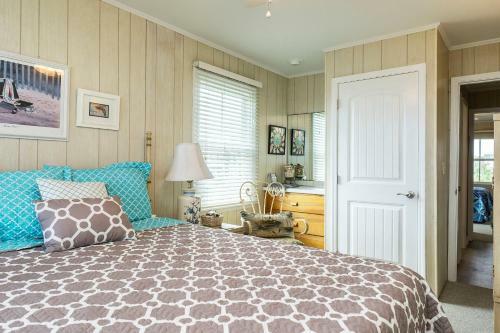 Surfsong By Oak Island Accommodations