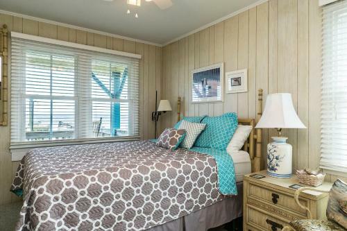 Surfsong By Oak Island Accommodations