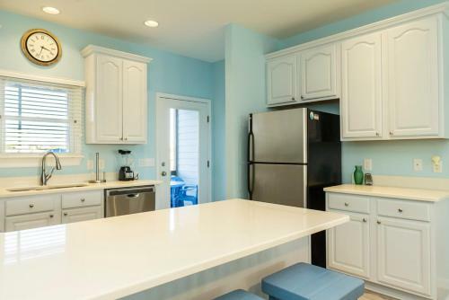 The Surf Shack By Oak Island Accommodations