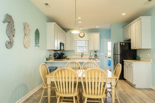 The Surf Shack By Oak Island Accommodations