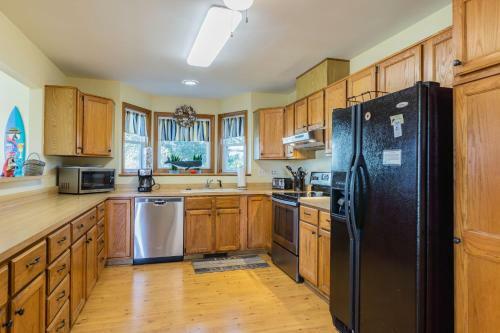 Stingwray Cove By Oak Island Accommodations