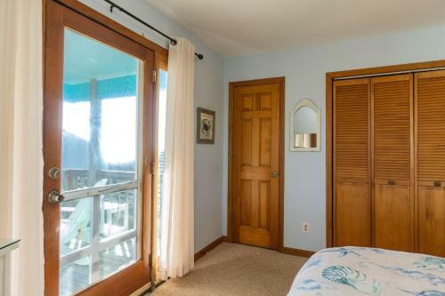 Stingwray Cove By Oak Island Accommodations