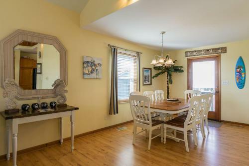 Stingwray Cove By Oak Island Accommodations
