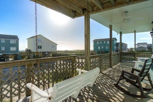 Stingwray Cove By Oak Island Accommodations