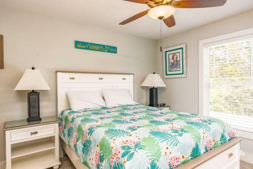 The Happy Crab By Oak Island Accommodations