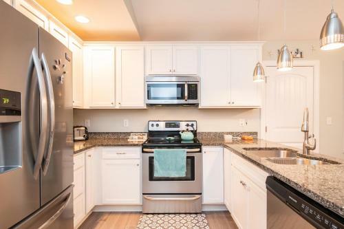 The Little Coconut By Oak Island Accommodations
