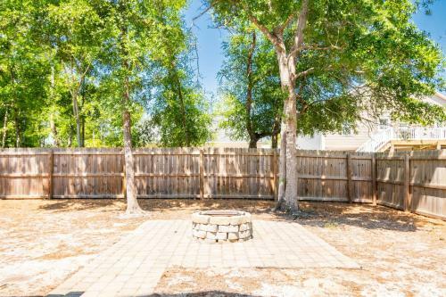 Shore 2 Relax By Oak Island Accommodations