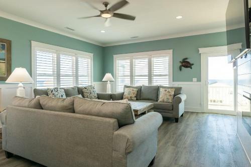 Wait N Sea By Oak Island Accommodations