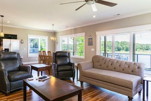 Waterway Haven By Oak Island Accommodations