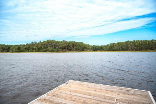Waterway Haven By Oak Island Accommodations